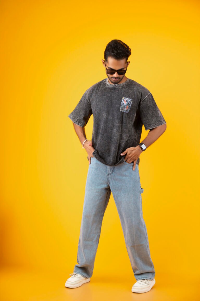 THE KOI FISH ACID WASHED Tshirt